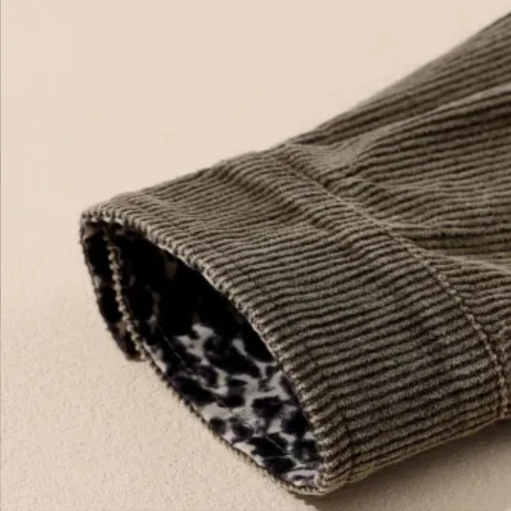 2 left😀New gray corduroy snakeskin trim jacket - Picture 9 of 17